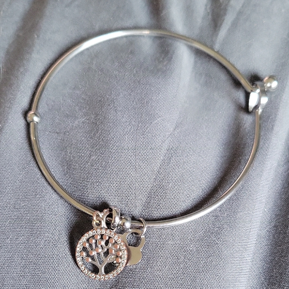 Elegant Silver Tree of Life Bracelet